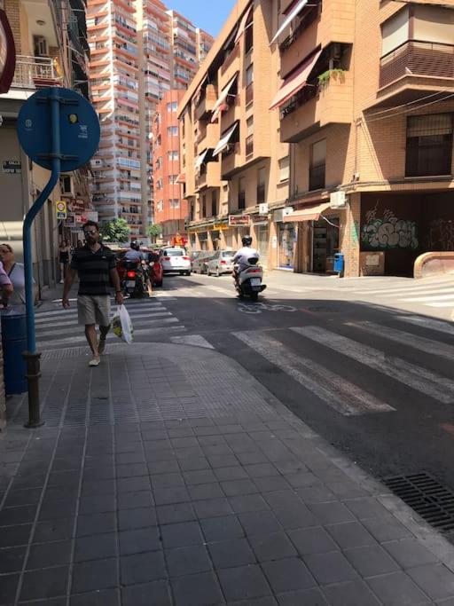 Apartamento Aitana.Esta A 2 Km De La Playa Andando Apartman Alicante Kültér fotó